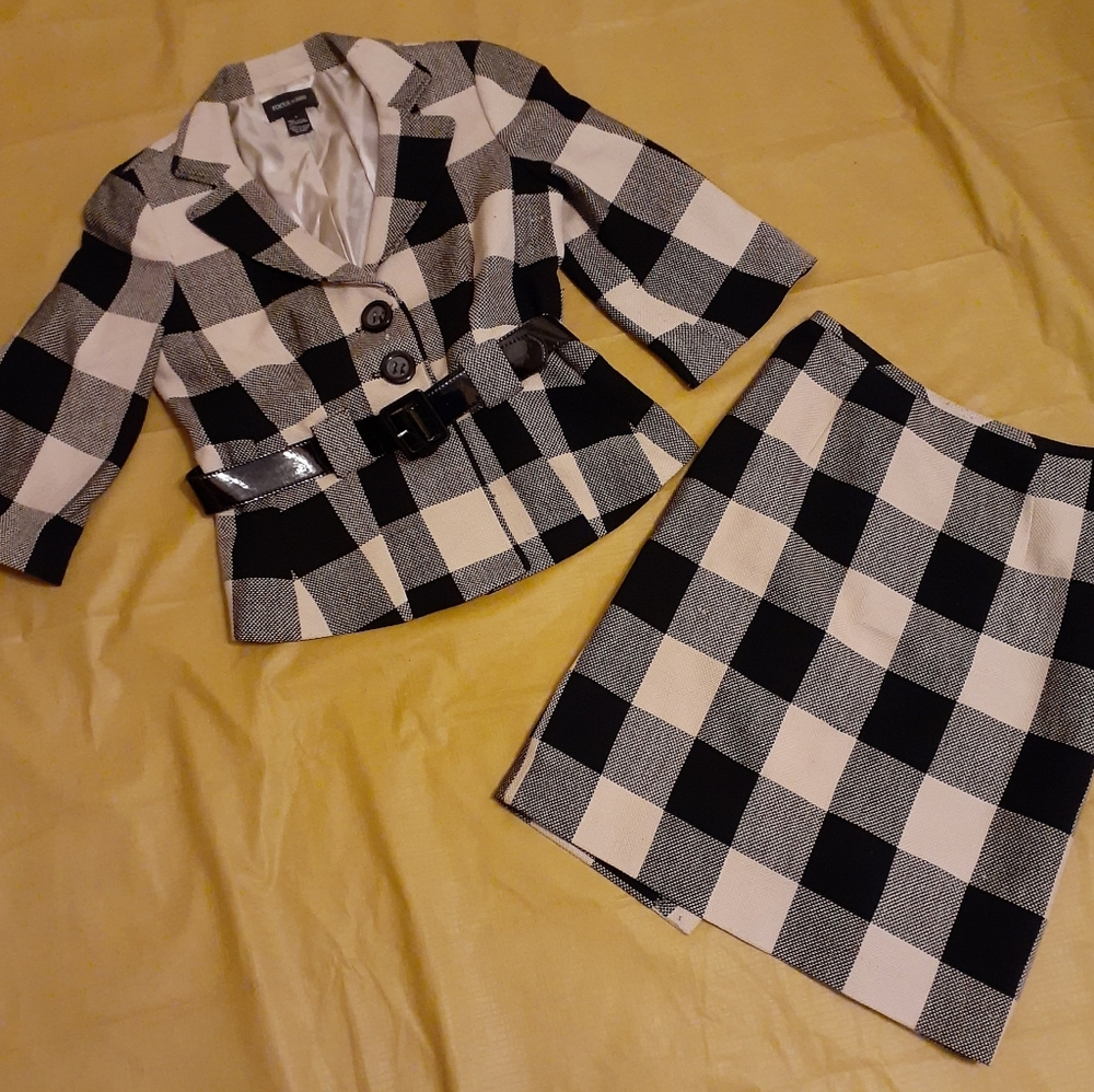 FOCUS 2000 Suit with Belt